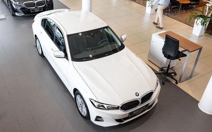 BMW Seria 3 cena 217900 przebieg: 9, rok produkcji 2024 z Przedecz małe 56